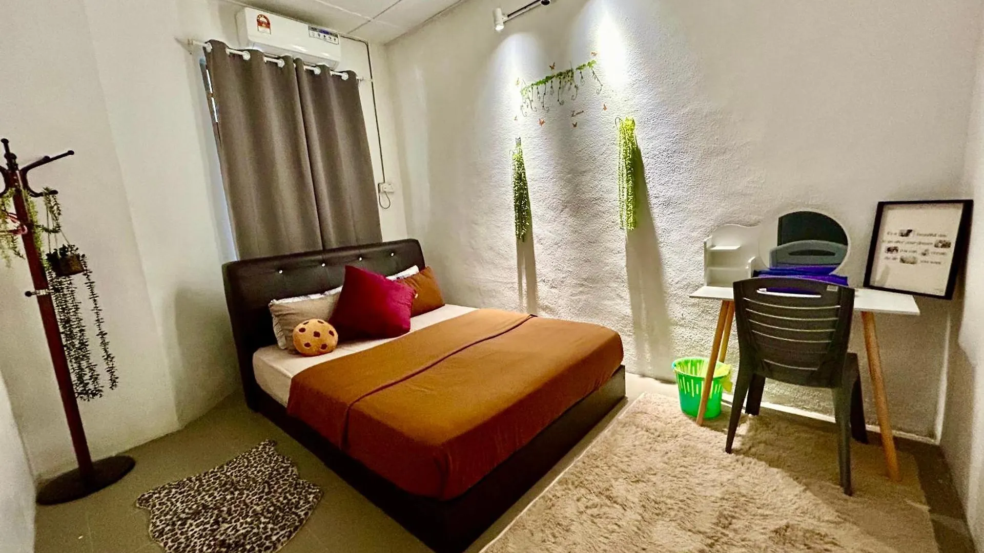 Entire 33 Cozy House • 3 Bedroom @ Alma Bukit Mertajam 0*,  Malaysia
