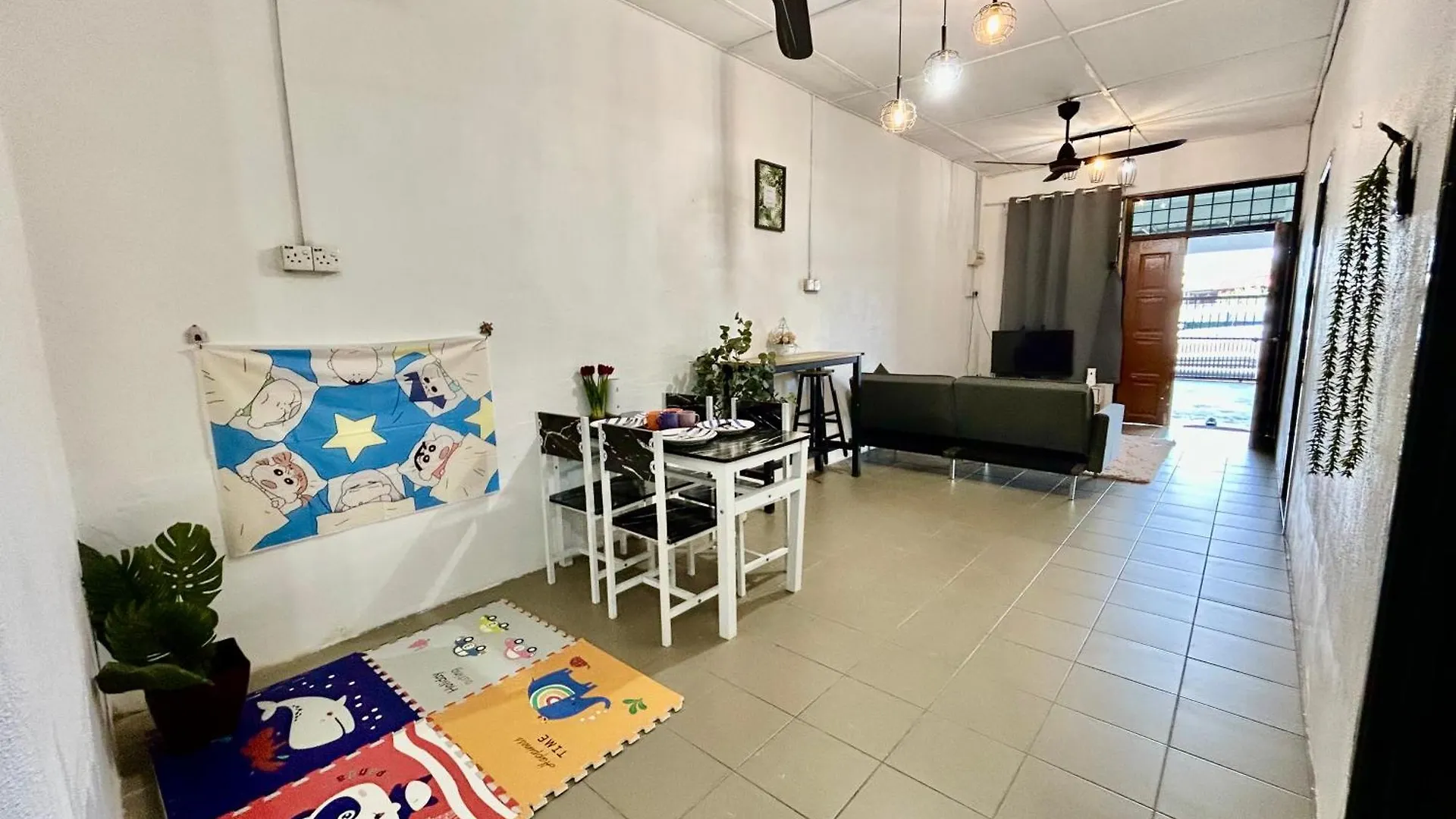 Entire 33 Cozy House • 3 Bedroom @ Alma Bukit Mertajam 0*,  Malaysia